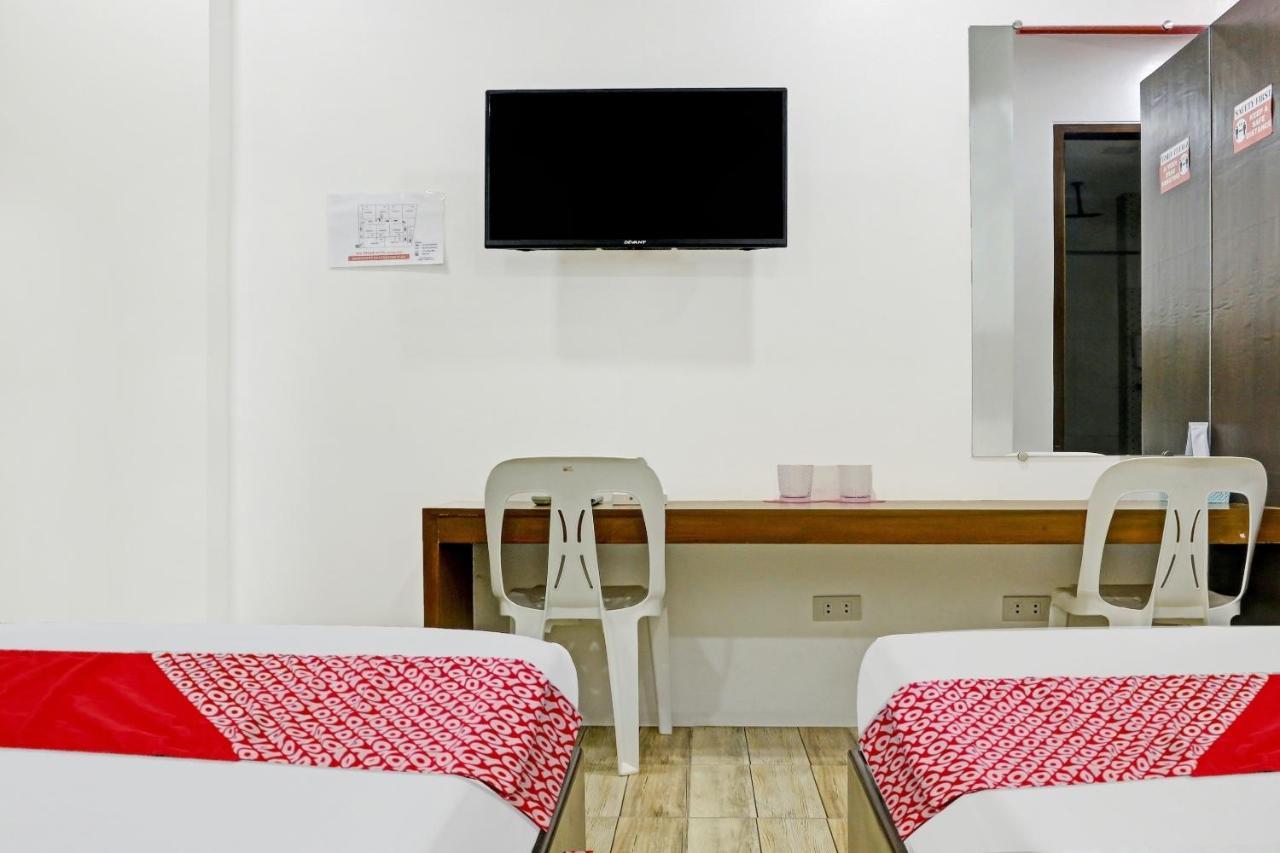 Oyo 869 Jnv Dream Hotel Subic Exteriör bild