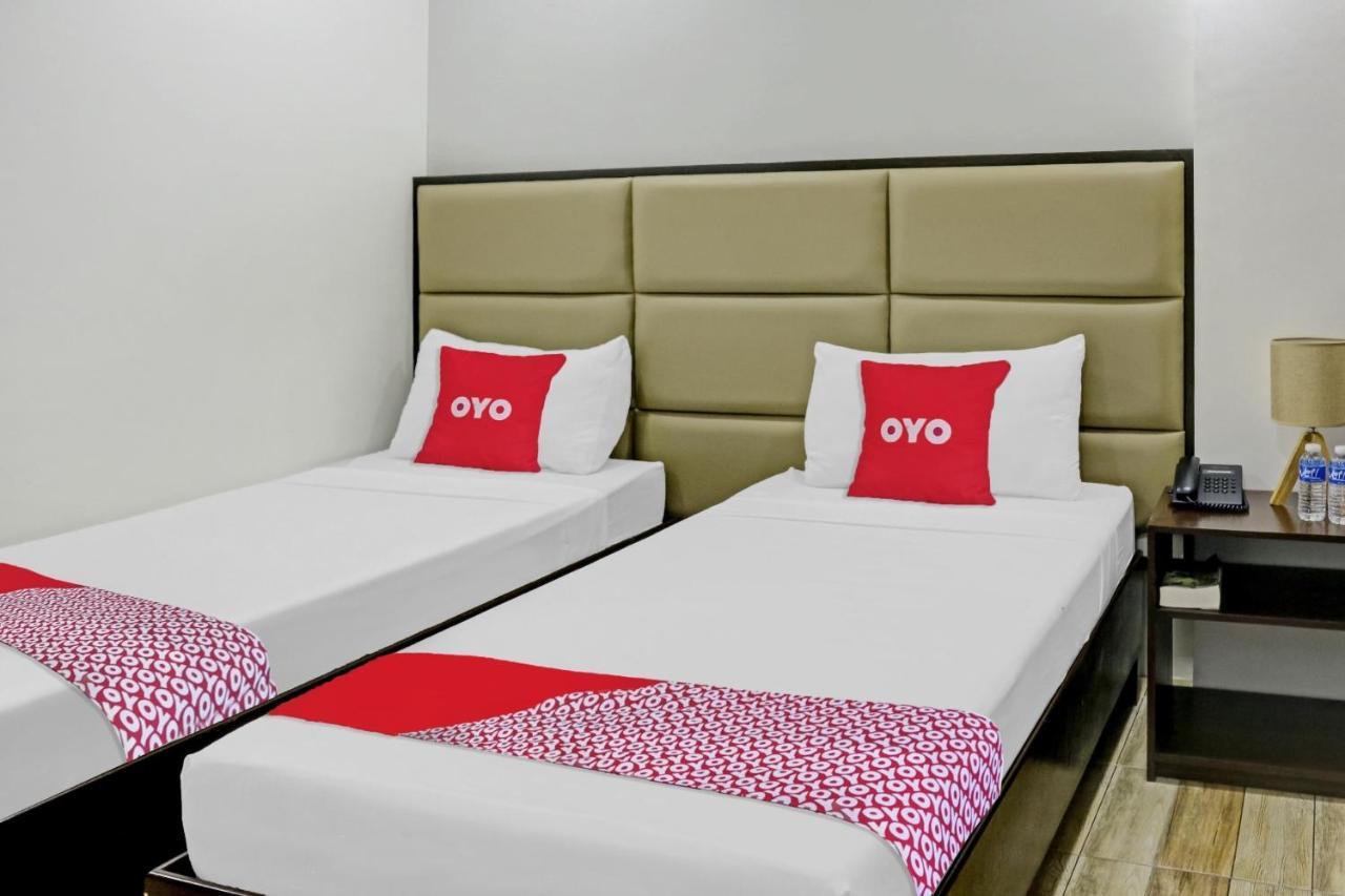 Oyo 869 Jnv Dream Hotel Subic Exteriör bild