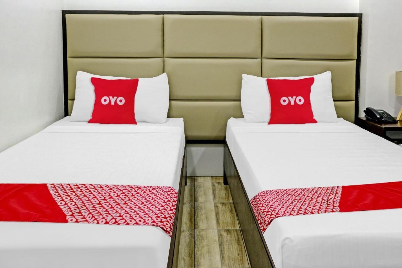 Oyo 869 Jnv Dream Hotel Subic Exteriör bild
