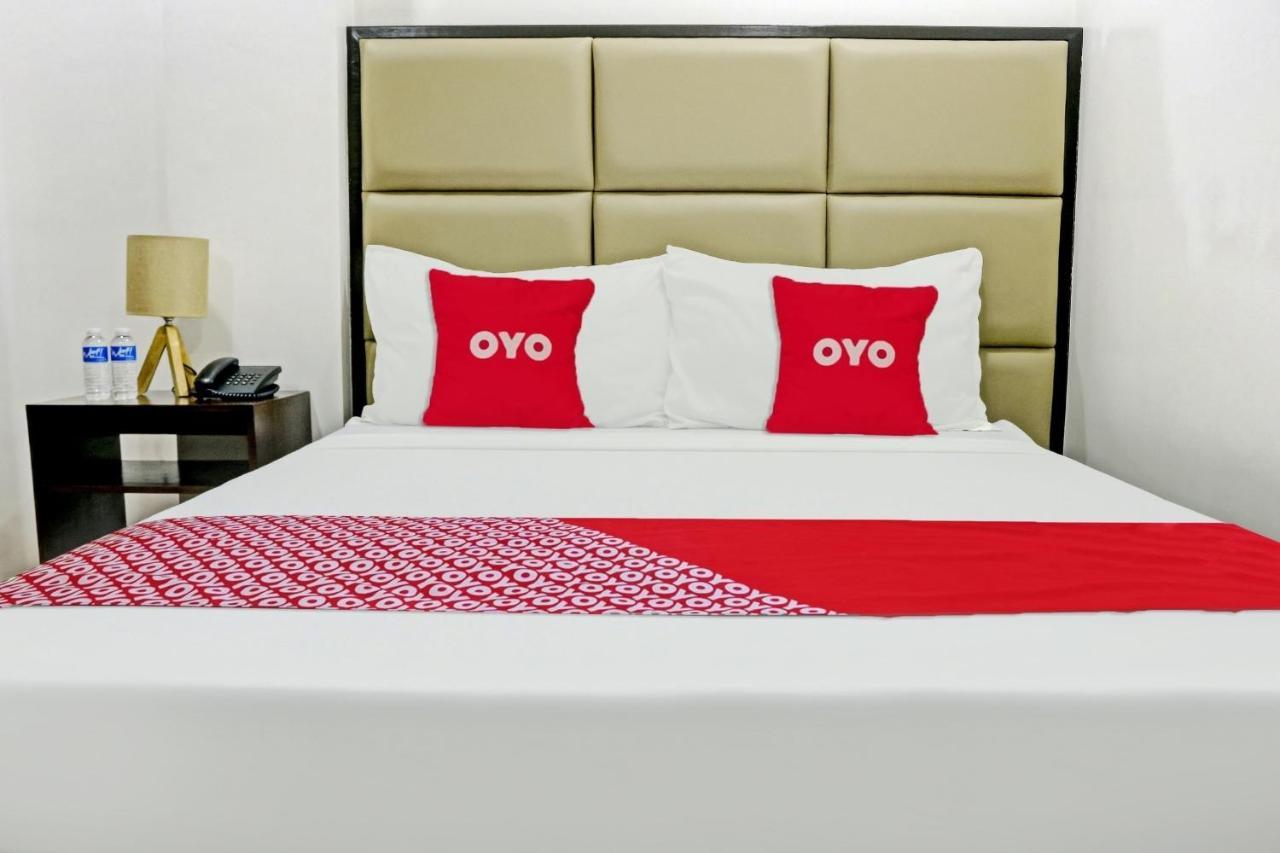Oyo 869 Jnv Dream Hotel Subic Exteriör bild