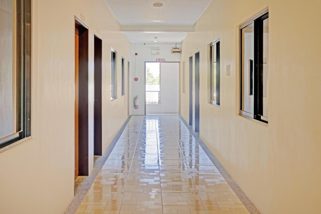 Oyo 869 Jnv Dream Hotel Subic Exteriör bild